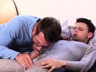 Amateur twink creampied